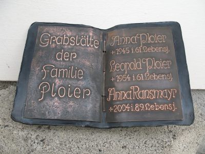 Grabbuch mit Kupferschrift