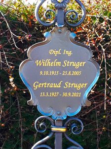 Struger Am Kreuz.jpgbe2.jpgu.red2