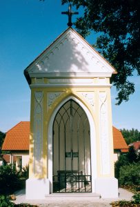 Geschmiedetes Eingangsgitter Fuer Kapelle